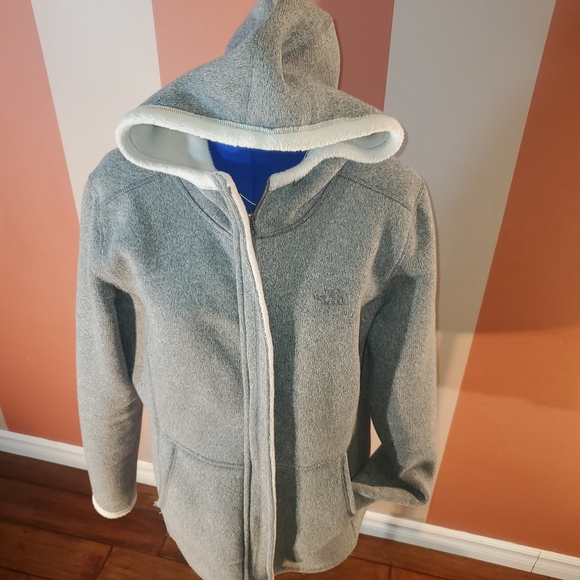 Women's The North Face Hoodie - Picture 5 of 8